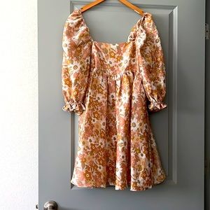 Balloon sleeves dress